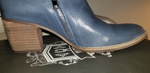 Silent d BEAU bootie in 'navy cut lines' - Picture 2 of 3